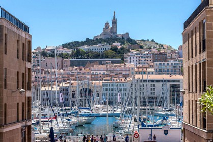 ncentiveziel Marseille mit Hafen und Notre Dame de la Garde