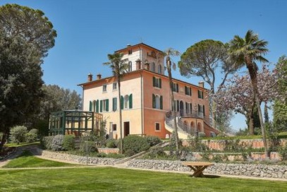 Villa Valentini in der Toskana mit Gartenanlage