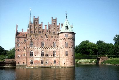 Schloss Egeskov ist eine Wasserburg in Kværndrup auf der Insel Fünen in Dänemark